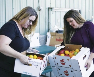 Businesses Bring Produce From Local Farms To Subscribers' Homes